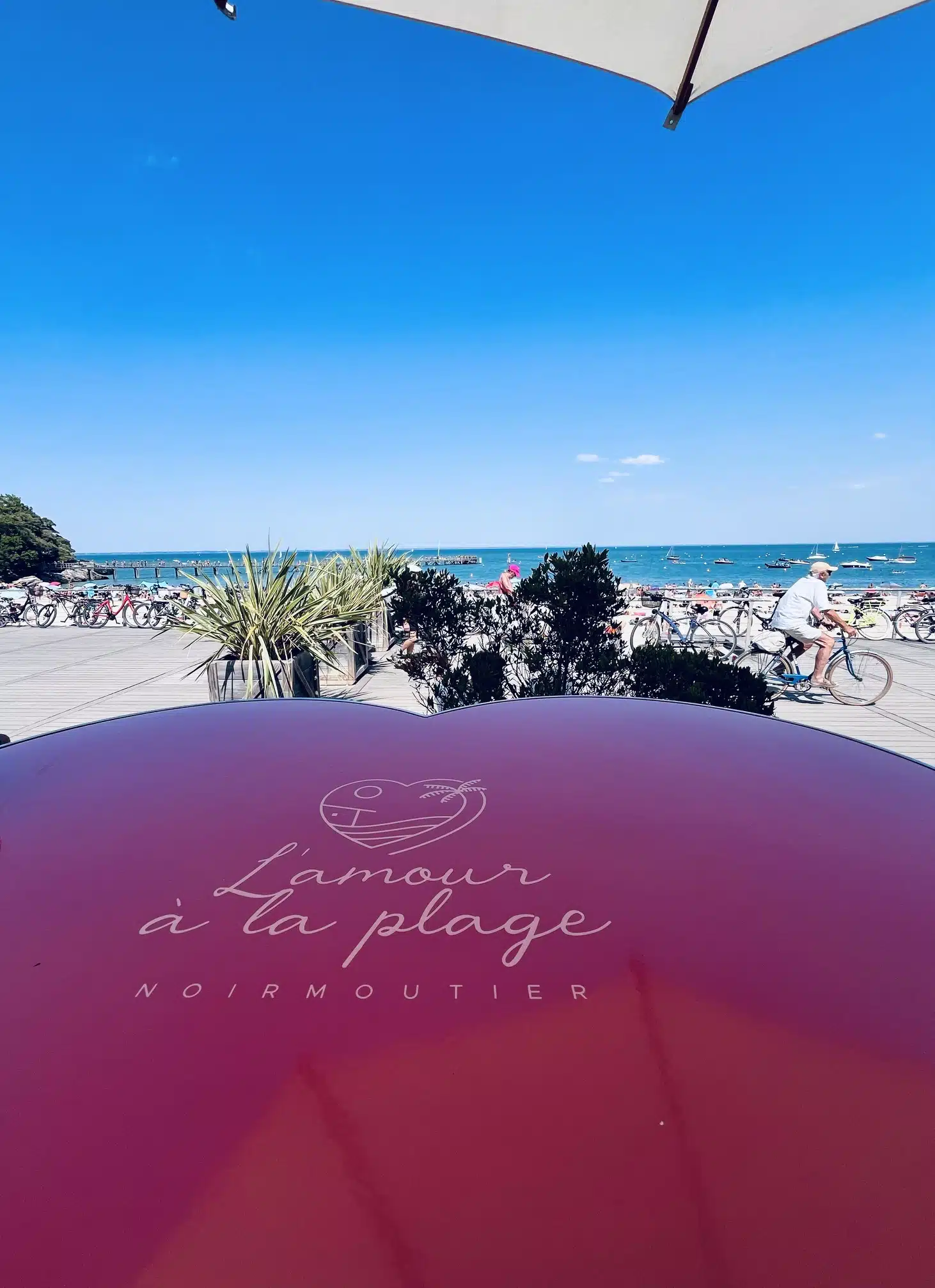 L'Amour à la Plage Bar